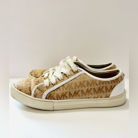 MICHAEL Michael Kors Other - MICHAEL Michael Kors Girl Youth Ivy Nettle Sneaker Camel 2 US